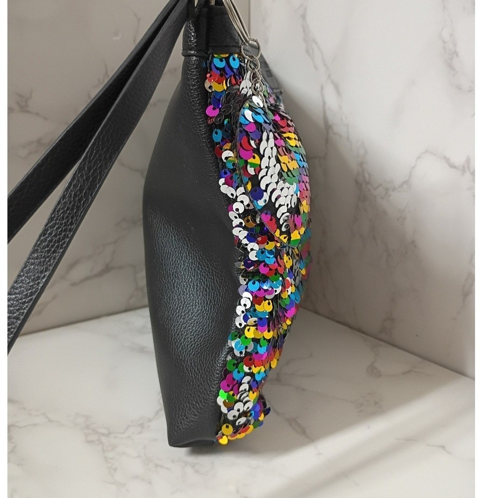 VICTORIA'S SECRET Rainbow Sequin Reversible Wristlet w/ Heart Charm - NWOT - Picture 3 of 7
